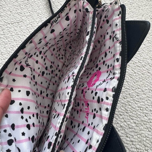 Betsey Johnson Pink and Black Heart Print Interior - Picture 5 of 8